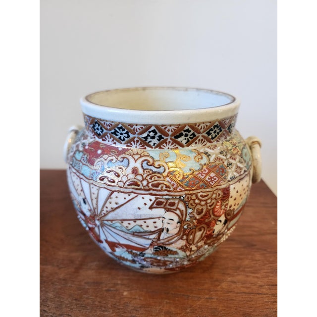 Pair of Japanese Satsuma Jars, Hand Painted Kutani Style Pottery, Vintage Oriental Vases With Handles, Signed Gilded Decor For Sale - Image 12 of 14