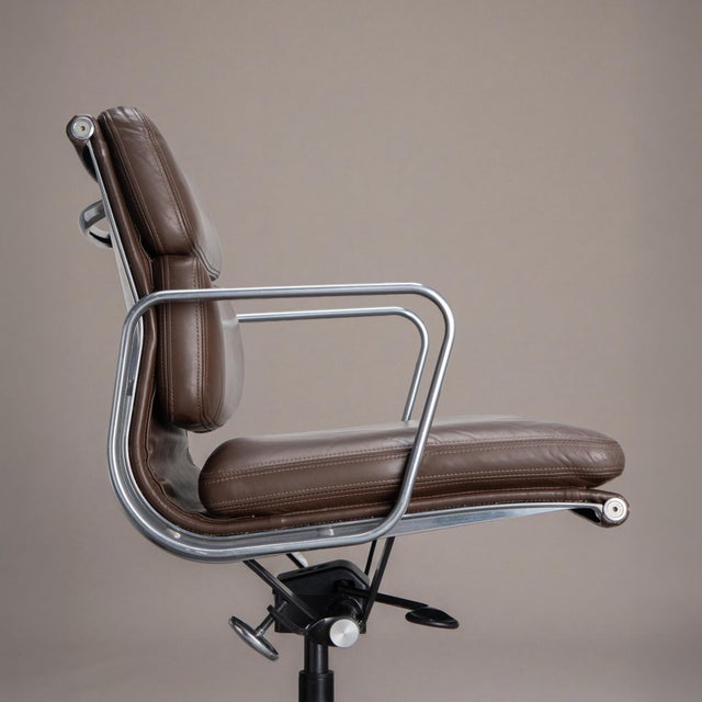 Eames Soft Pad Management Chair by Herman Miller in Chocolate Brown Leather & Polished Aluminum For Sale In New York - Image 6 of 11