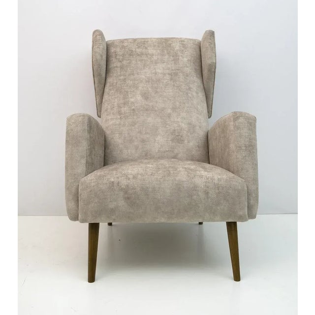 1950s Mid-Century Italian Modern Velvet Winged Armchair by Gio Ponti for Cassina, 1950s For Sale - Image 5 of 10