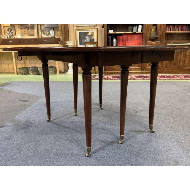 Louis XVI Dining Table in Cuban Mahogany with 5 Modern White Wood Extensions, 19th-Century For Sale - Image 9 of 18