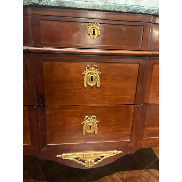 Late 18th Century Louis XV/XVI Transitional Gilt-Bronze-Mounted Mahogany Commode For Sale - Image 11 of 12