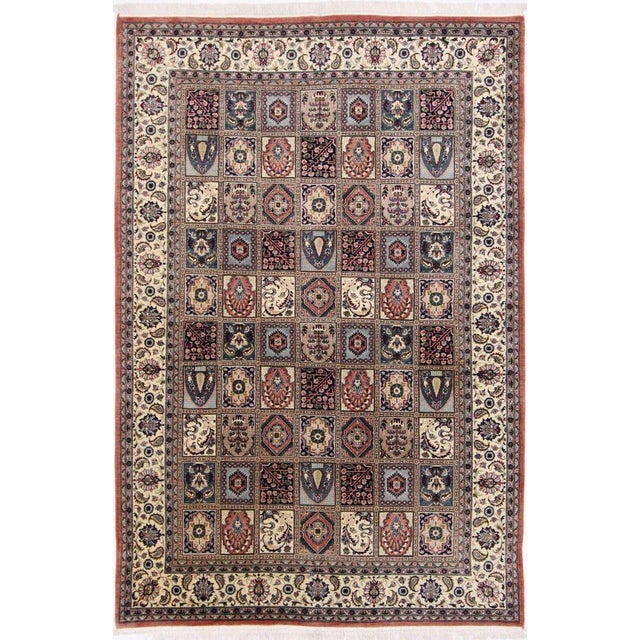 Vintage Hand-Knotted Rug in Wool For Sale - Image 12 of 12