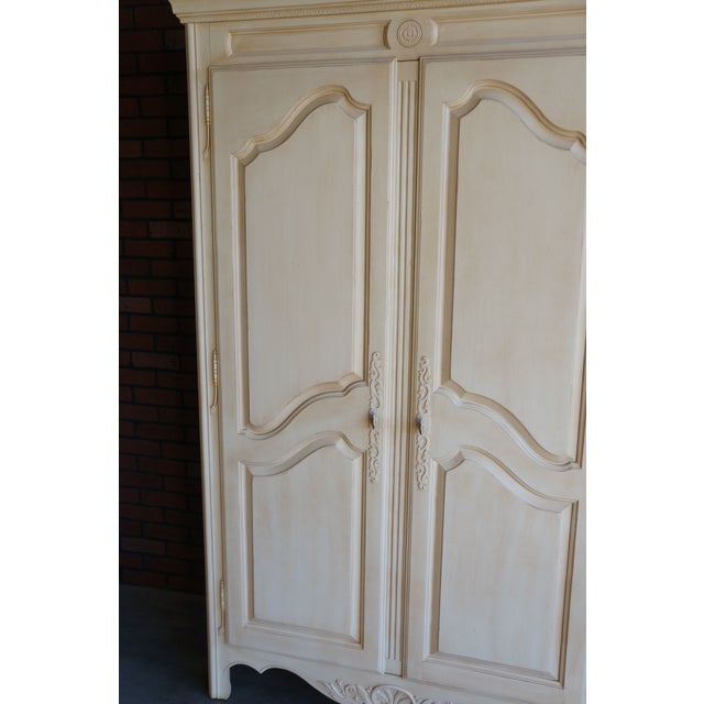 Provincial artistry combines with superior craftsmanship in a romantic collection that captures European elegance and the...