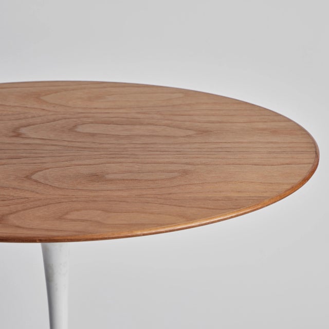 Rare 1960s Saarinen Oval Walnut Table With Early Knoll Label For Sale In Los Angeles - Image 6 of 12