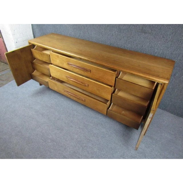 1960s Mid Century Vintage Broyhill Premier "Emphasis" Credenza For Sale In New York - Image 6 of 12