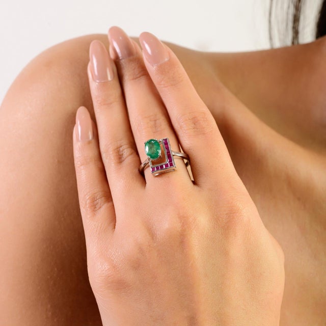 Carat&her L Shape Sterling Silver Ring With Ruby & Emerald Wedding Gift for Her - Size 7 For Sale - Image 4 of 11