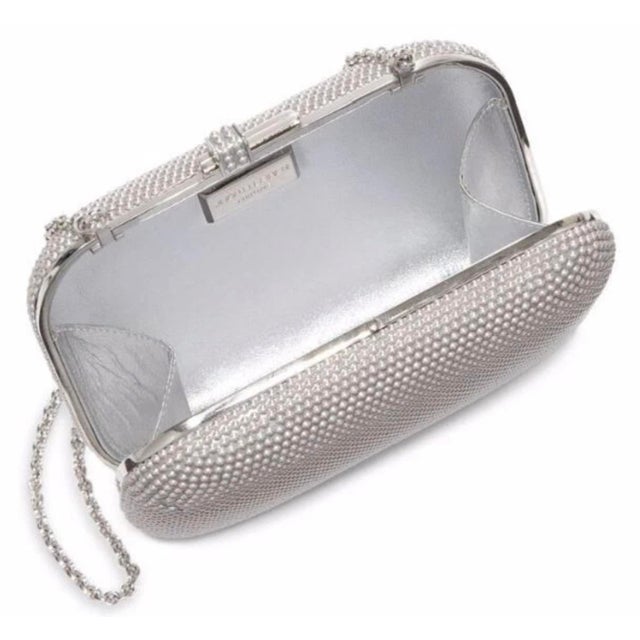 Judith Leiber 2020s Judith Leiber Slide Lock Crystal Pearl Ivory White Shoulder Clutch Evening handBag Minaudière For Sale - Image 4 of 10