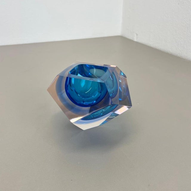 Flavio Poli Murano Glass Faceted Diamond Sommerso Bowl from Flavio Poli, Italy, 1970s For Sale - Image 4 of 18