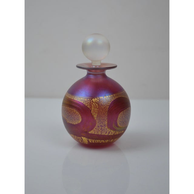 Pink Pink and Gold Iridescent Glass Perfume Bottle from Isle of Wight, 1970s For Sale - Image 8 of 12