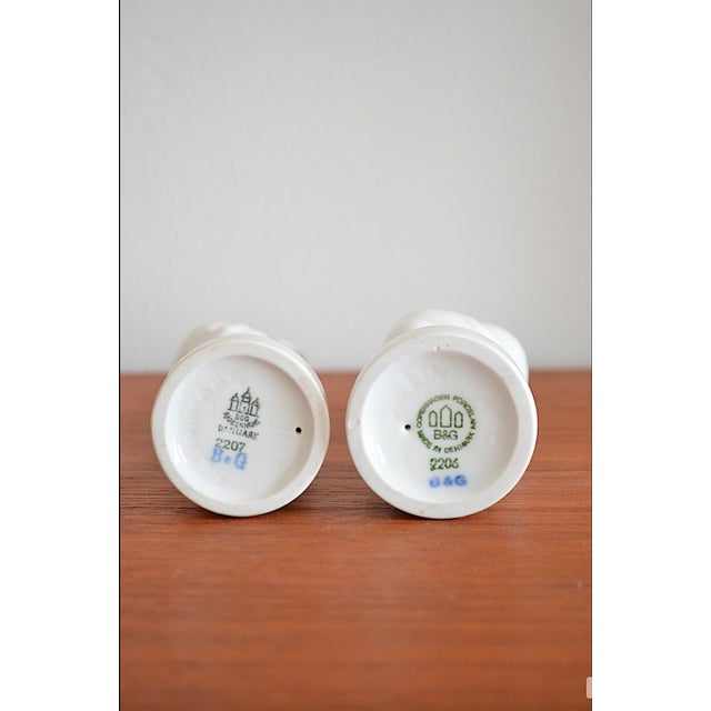 White Children Figurines by Svend Lindhart for Bing & Grondahl, 1970s, Set of 2 For Sale - Image 8 of 9