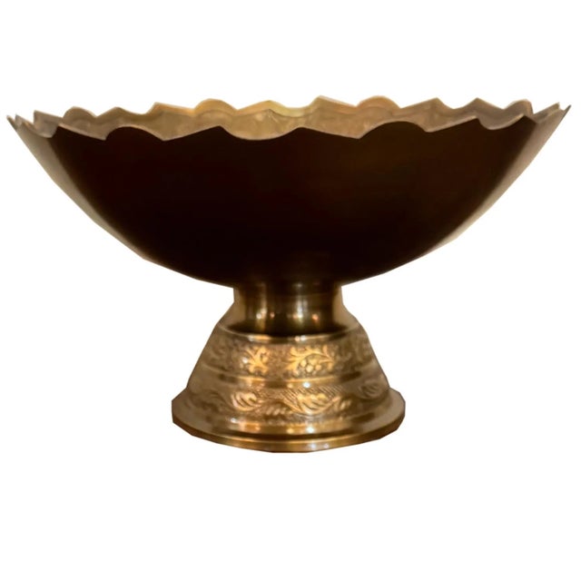 Far Pavilions Vintage Handmade Etched 9 In. Round Brass Bowl | Decorative Coffee Table Display Bowl | Indian Handicraft | Housewarming Anniversary Gift For Sale - Image 4 of 5