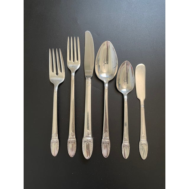 81 Pieces 1847 Rogers Bros. First Love 1937 Silverplate Flatware Set - Service for 10 For Sale In Las Vegas - Image 6 of 14