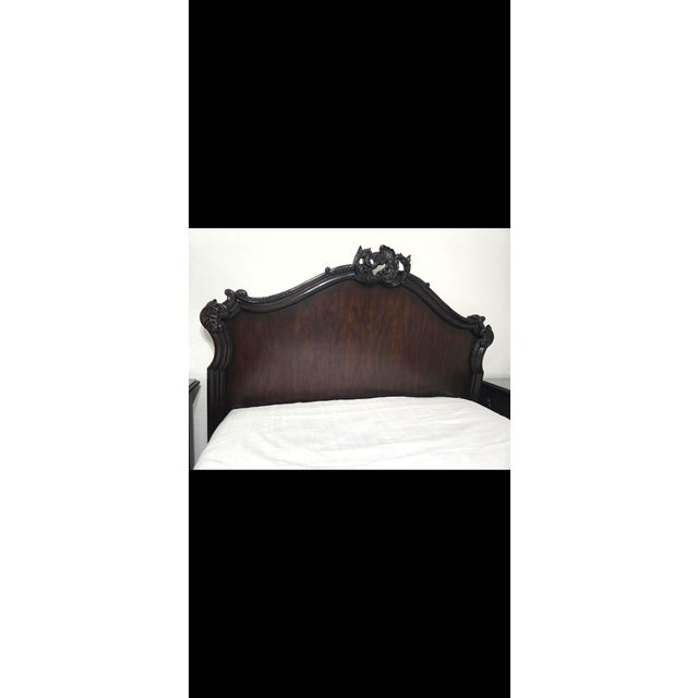The suite showcase legendary Henredon craftsmanship, featuring solid dovetail drawers construction for a lifetime...