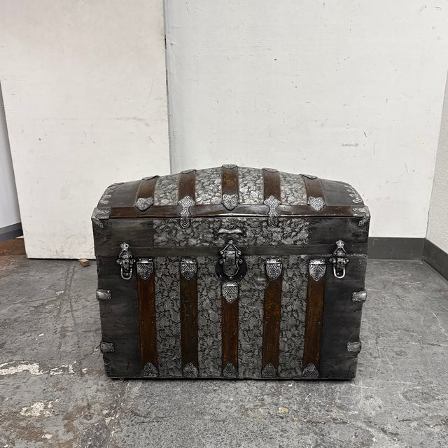 Dome Top Steamer Trunk, 19th Century For Sale - Image 4 of 12