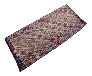 Vintage Diamond Pattern Turkish Rug 1′9″ × 3′10″
