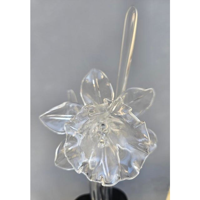 Late 20th Century Late 20th Century Hans Frabel Glass Daffodil Sculpture on Stand For Sale - Image 5 of 9