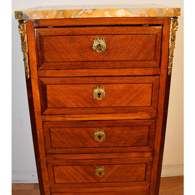 French 1920s Antique French Louis XV Walnut Satinwood Inlay & Marble Top Lingerie Stand For Sale - Image 3 of 18