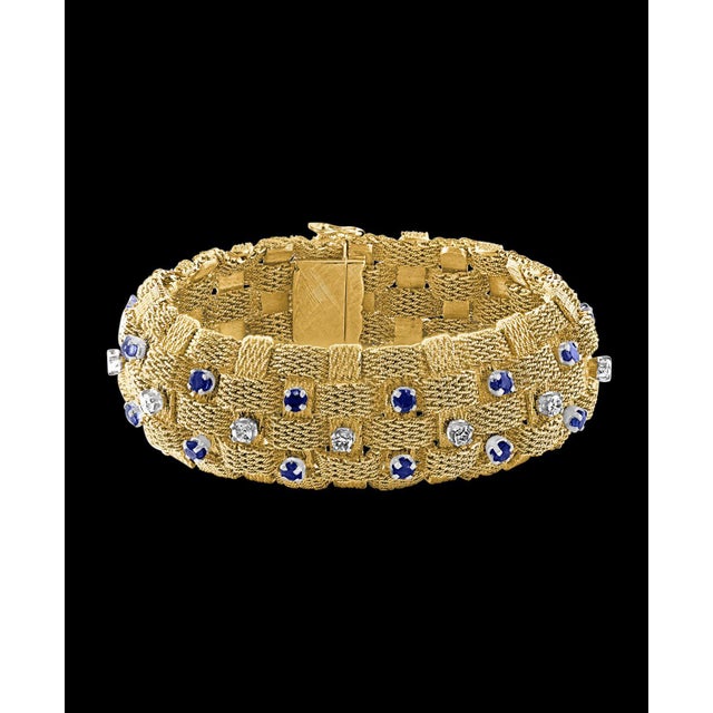 Blue 3 Carat Sapphire and 2 Carat Diamond Bracelet in 18 Karat Yellow Gold 116 Gm For Sale - Image 8 of 18