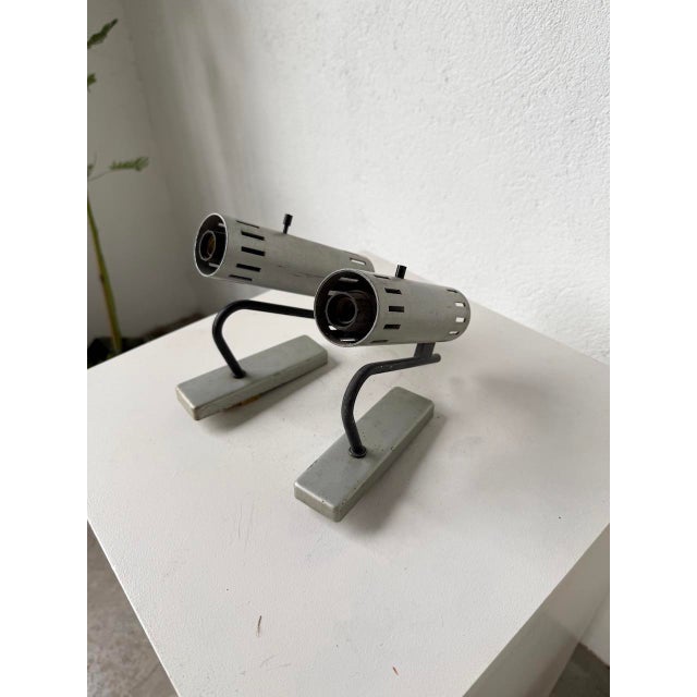 Pair of chrome and brushed metal spotlights, Alain Richard style from the 60s/70s. Patina of use, defects in the metal. -...