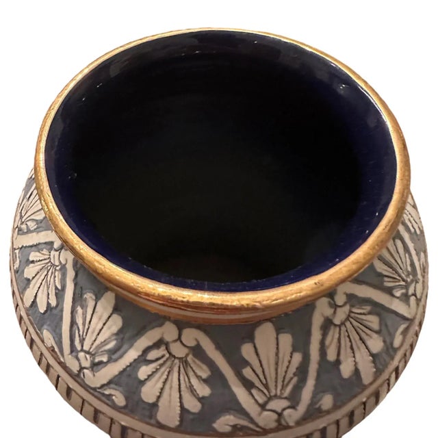 Mid 20th Century Vintage Hand Painted Italian Majolica Blue & White Neoclassical Vase, Made in Deruta, Italy, in the Manner of Samuel Alcock For Sale - Image 5 of 6