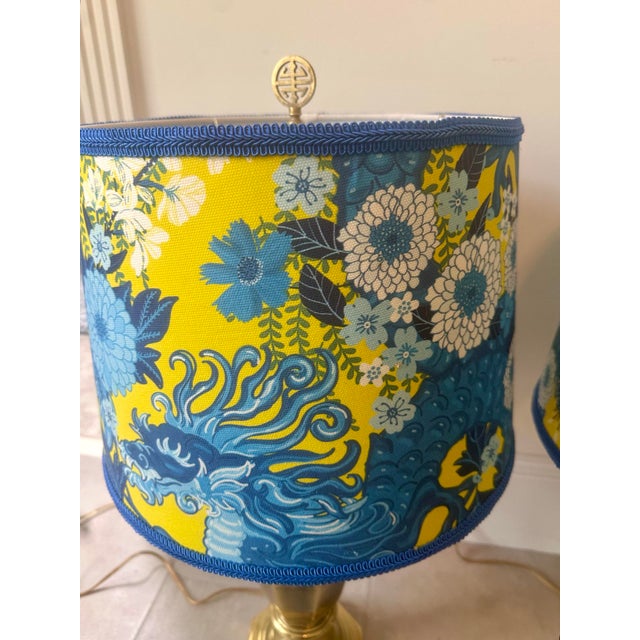 Vintage Chinoiserie Brass Urn Lamps With Chiang Mai Dragon Shades - A Pair For Sale - Image 9 of 11