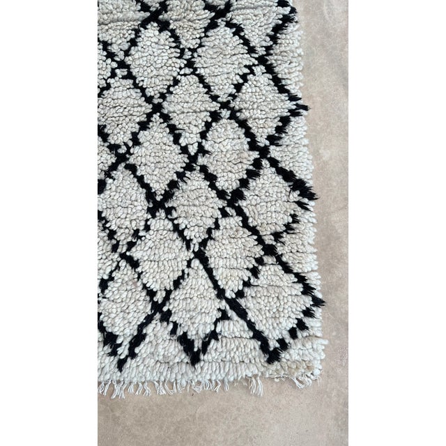 Mid-Century Modern Beni Ourain Vintage Runner Rug - 2'9" X 8'7" Ft For Sale - Image 3 of 10