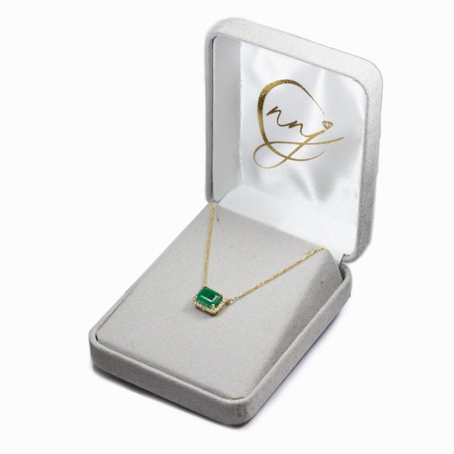 Modern 1.7cts Zambian Emerald Pendant With Natural Diamonds Halo: Solid 14k Gold, 8x6mm For Sale - Image 3 of 9