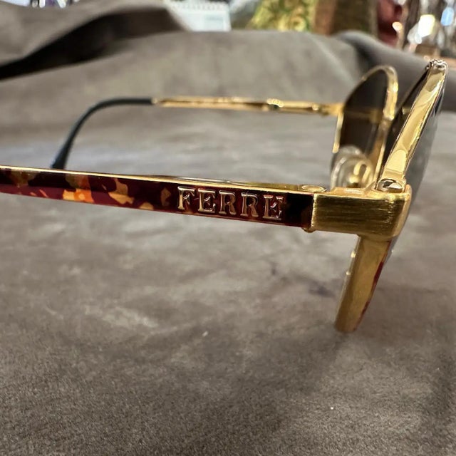 Gold 1990s High Quality Faux Tortoise Shell Acetate Gianfranco Ferrè Sunglasses For Sale - Image 8 of 8