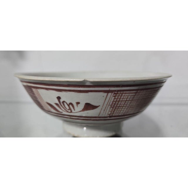 Chinese Rare 17thC Ming Dynasty Wanli Swatow Porcelain Bowl 15cm Rim Chip For Sale - Image 3 of 11