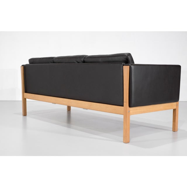 CH163 Sofa by Hans J. Wegner for Carl Hansen & Son, Denmark, 2010s For Sale - Image 6 of 18