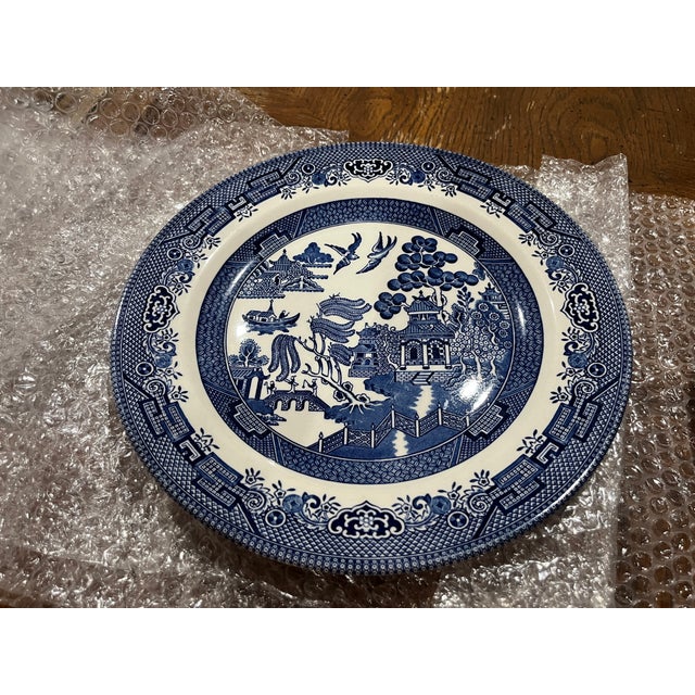 The Churchill England Blue Willow Pattern 10” Dinner Plate is a set of 6 ceramic plates featuring the classic Blue Willow...