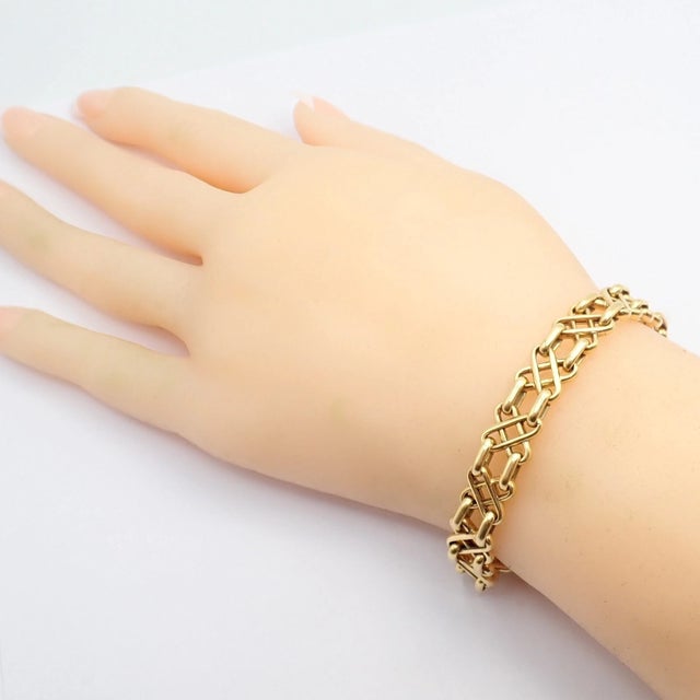 Metal Authentic Vintage Tiffany & Co. Yellow Gold Basket Weave Bracelet For Sale - Image 7 of 8