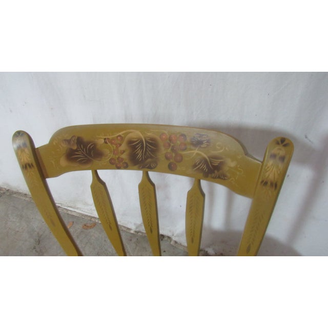 Hitchcock 1980s Hitchcock Mustard Farmhouse Dining Room Kitchen Chair For Sale - Image 4 of 6