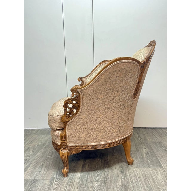 French Early 20th Century Louis XV Style Ornately Carved Walnut Lounge Chair For Sale - Image 3 of 10