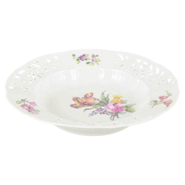 Deep Porcelain Plate with Floral Motif from Royal Copenhagen, Early 20th Century For Sale - Image 5 of 5