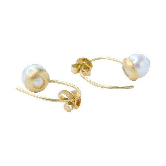 Metal Cat Eye Pearl 18k Gold Hook Earrings, A Pair For Sale - Image 7 of 10