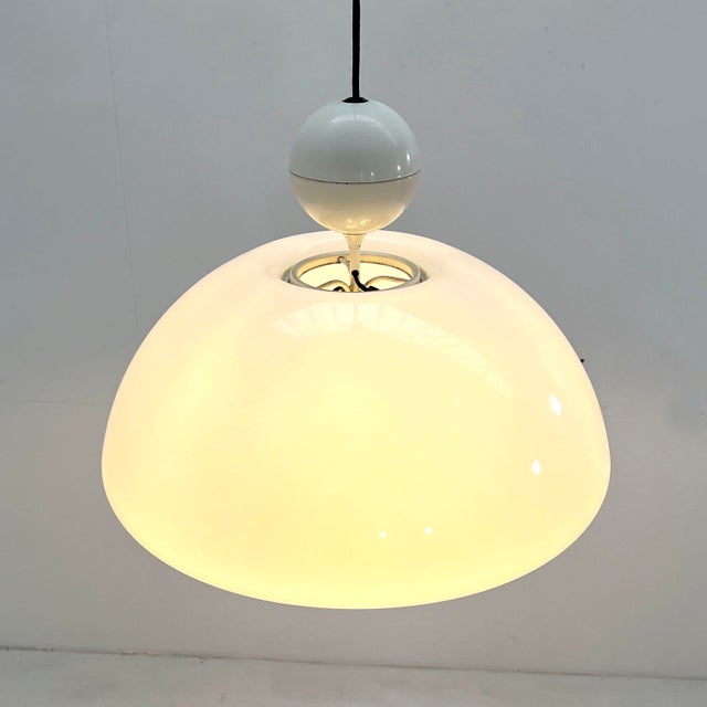 1970s White Saliscendi Pendant Light by Elio Martinelli for Martinelli Luce, 1970s For Sale - Image 5 of 9