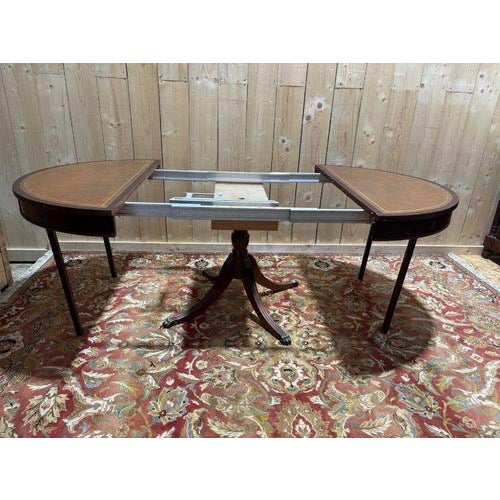 English-Style Drum Dining Table For Sale - Image 6 of 12