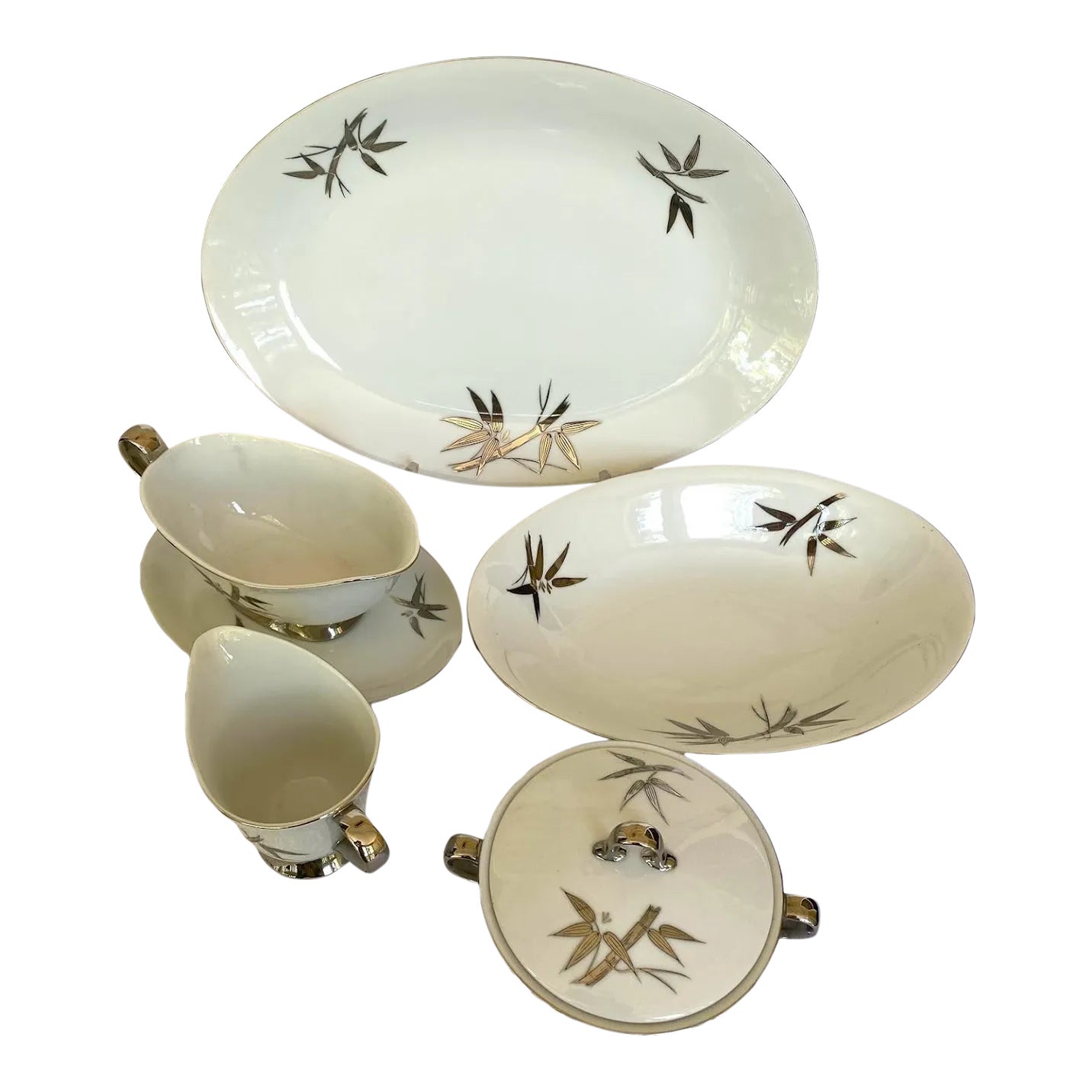 Early 21st Century DeVille “Matrimony” Japan Fine China Serving Set of 5 Pieces Platinum