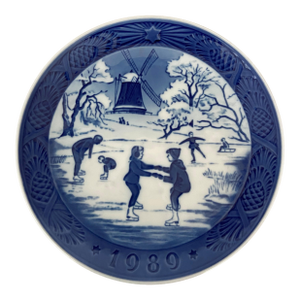 1989 Royal Copenhagen Blue and White Plate "The Old Skating Pond" - 7", Denmark