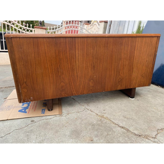 1960s Vintage Mid Mid Century Modern Wooden Desk Needs Restoration For Sale - Image 4 of 10