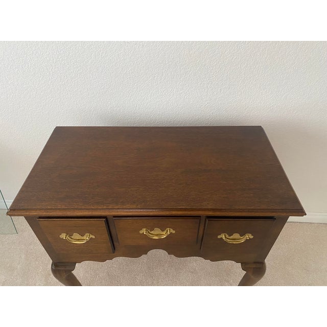 Auburn Late 20th Century Mahogany Lowboy Excellent Condition For Sale - Image 8 of 12