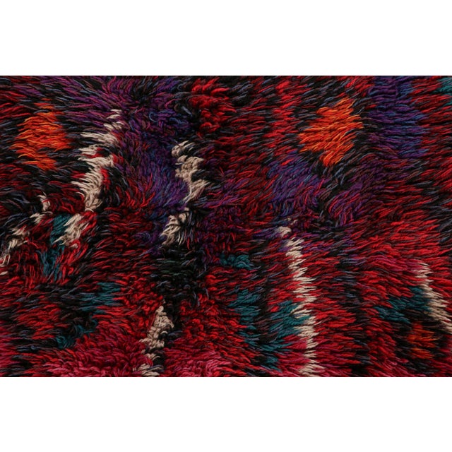 Vintage Swedish Rug With Polychromatic Abstract Pattern | Rug & Kilim For Sale In New York - Image 6 of 8