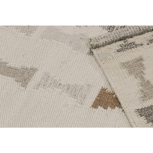 Textile Muted Scandinavian Kilim Rug by Celerie Kemble for Chairish, 5'x7' For Sale - Image 7 of 8