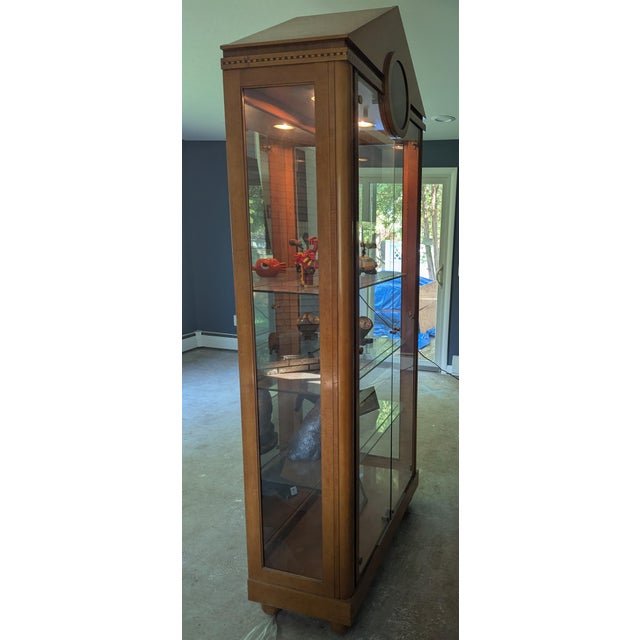Traditional Late 20th Century Hickory White Illuminated Curio Display Cabinet With Mirrored Back For Sale - Image 3 of 4