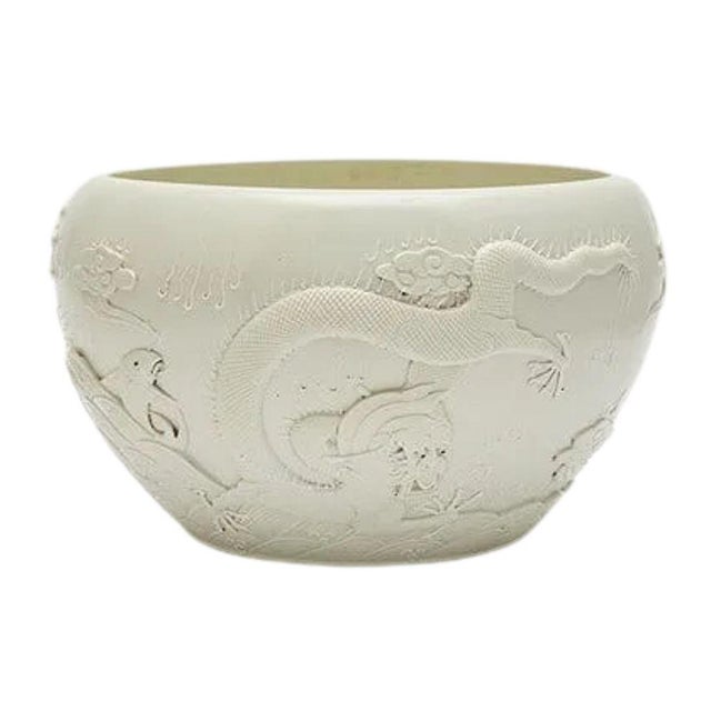 A refined example of quality craftsmanship, this soft paste porcelain brush washer features a luminous white glaze and...