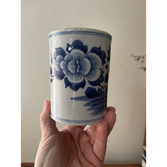 1980s Vintage Chinese Floral Brush Pot For Sale - Image 5 of 9