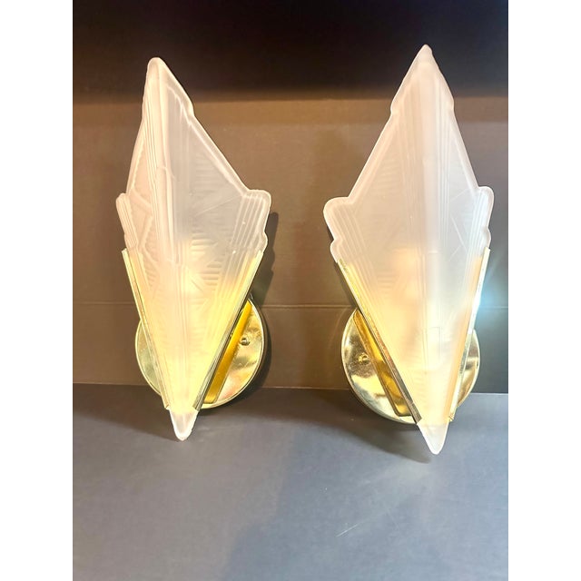 Mid-Century Modern 1970s Pair Vintage Art Deco Triangle Glass Brass Wall Light Sconces For Sale - Image 3 of 10