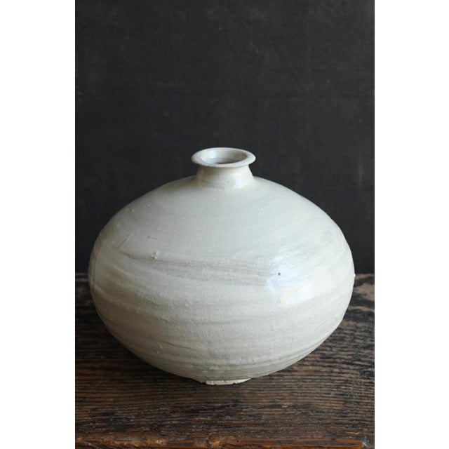 Joseon Dynasty White Porcelain Jar / 15th-19th Century / Excavated Flower Vase For Sale - Image 9 of 18