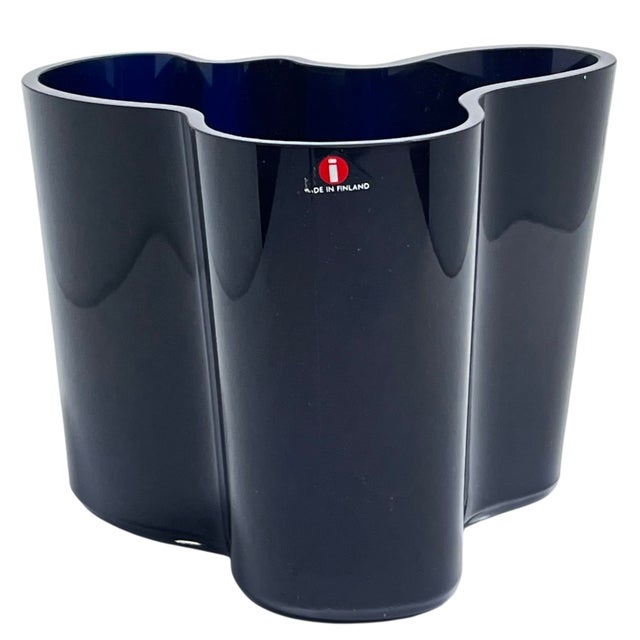 1980s Finnish Glass Vase by Alvar Aalto For Sale - Image 6 of 11